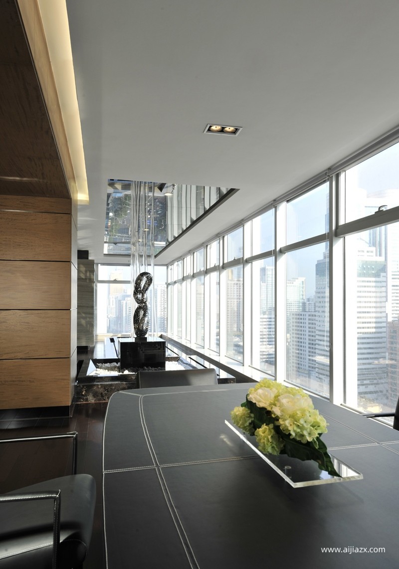 140平米投資公司辦公室室內(nèi)裝修設計