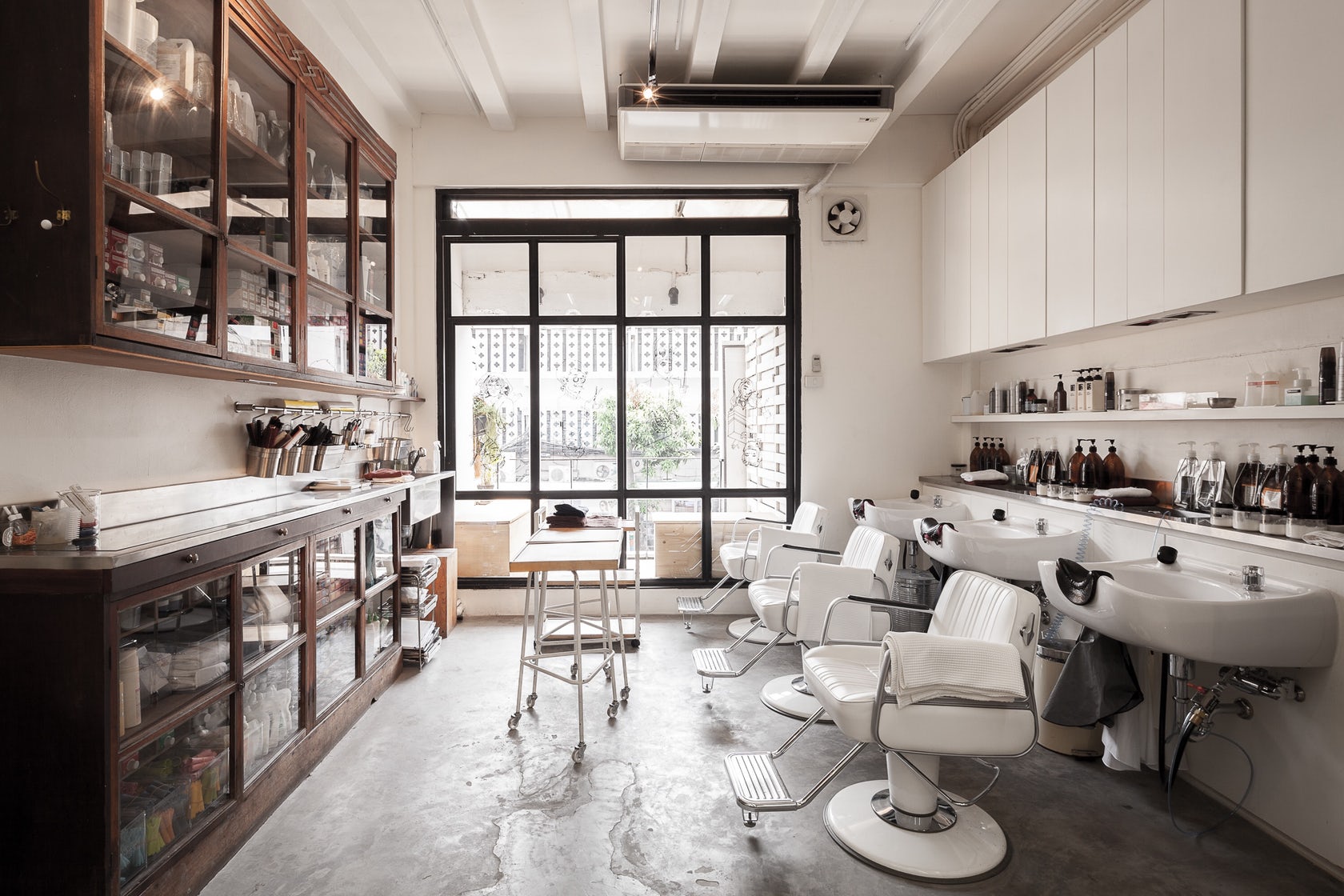 90平米理發(fā)店裝修設計效果圖