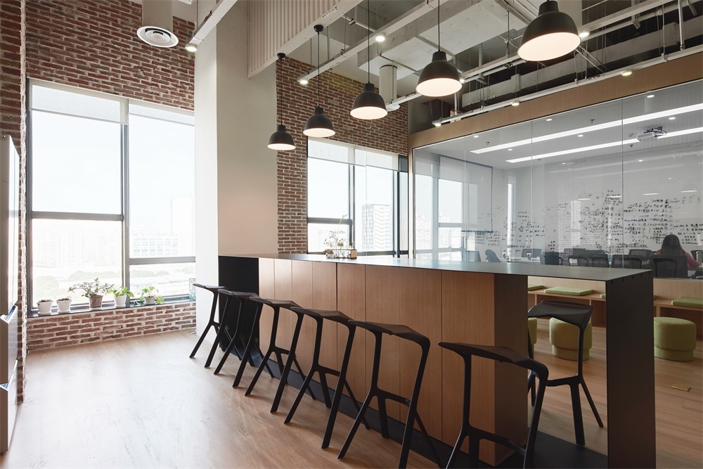 230平米現(xiàn)代辦公室裝修設計效果圖