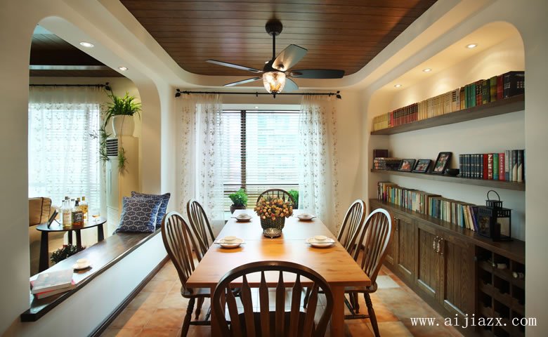 簡(jiǎn)單舒適的地中海風(fēng)格餐廳裝修效果圖