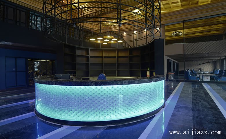 流行時(shí)尚的海洋主題火鍋餐館前臺裝修效果圖