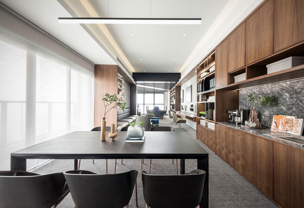 鄭州金水區(qū)海洋集團(tuán)辦公室裝修設(shè)計(jì)案例